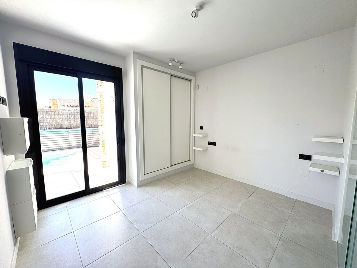 Resale - 2 Bedroom 2 Bathroom Villa in Orihuela Costa - Lomas de Cabo Roig - Alicante Resale - 2 Bedroom 2 Bathroom Villa in Orihuela Costa - Lomas de Cabo Roig - Alicante