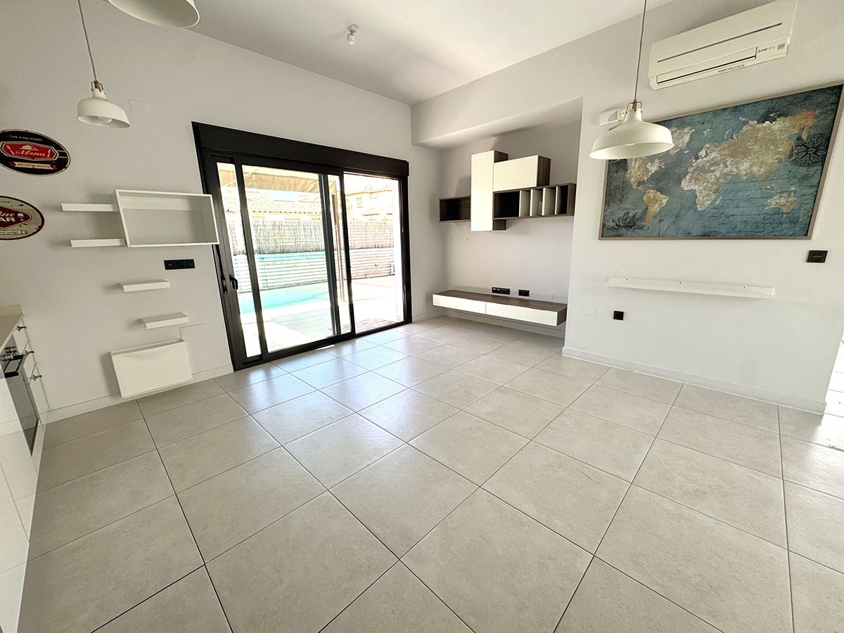 Resale - 2 Bedroom 2 Bathroom Villa in Orihuela Costa - Lomas de Cabo Roig - Alicante Resale - 2 Bedroom 2 Bathroom Villa in Orihuela Costa - Lomas de Cabo Roig - Alicante