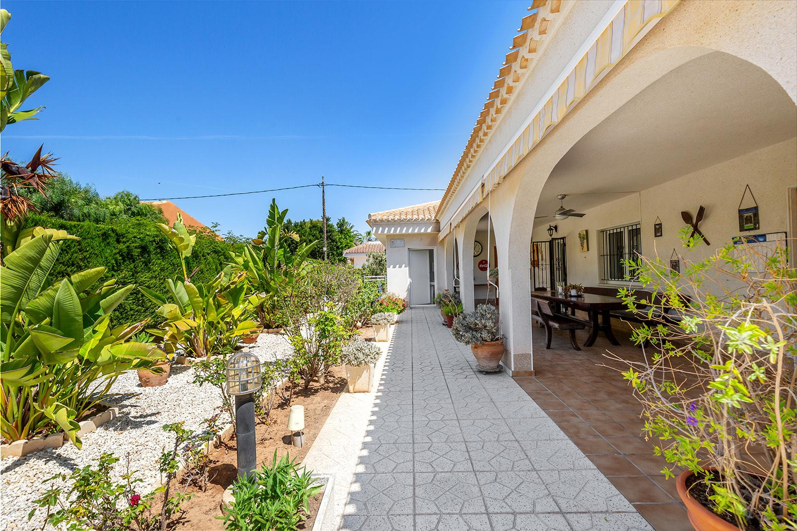 Resale - 6 Bedroom 4 Bathroom Villa in Orihuela Costa - Cabo Roig - Alicante Resale - 6 Bedroom 4 Bathroom Villa in Orihuela Costa - Cabo Roig - Alicante
