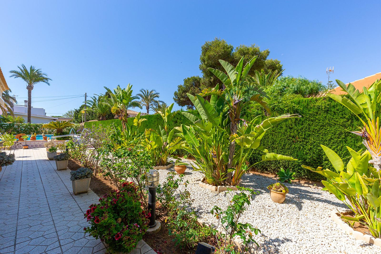 Resale - 6 Bedroom 4 Bathroom Villa in Orihuela Costa - Cabo Roig - Alicante Resale - 6 Bedroom 4 Bathroom Villa in Orihuela Costa - Cabo Roig - Alicante