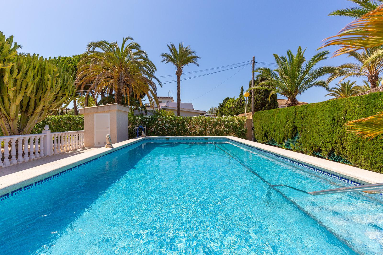 Resale - 6 Bedroom 4 Bathroom Villa in Orihuela Costa - Cabo Roig - Alicante Resale - 6 Bedroom 4 Bathroom Villa in Orihuela Costa - Cabo Roig - Alicante