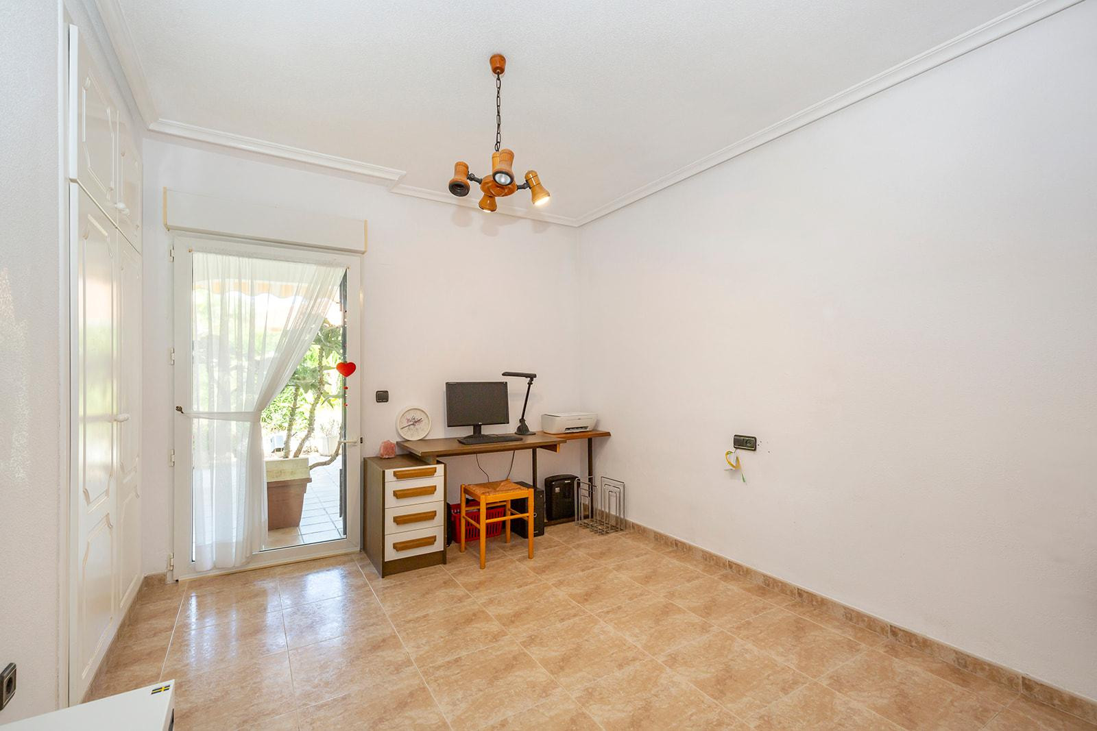 Resale - 6 Bedroom 4 Bathroom Villa in Orihuela Costa - Cabo Roig - Alicante Resale - 6 Bedroom 4 Bathroom Villa in Orihuela Costa - Cabo Roig - Alicante
