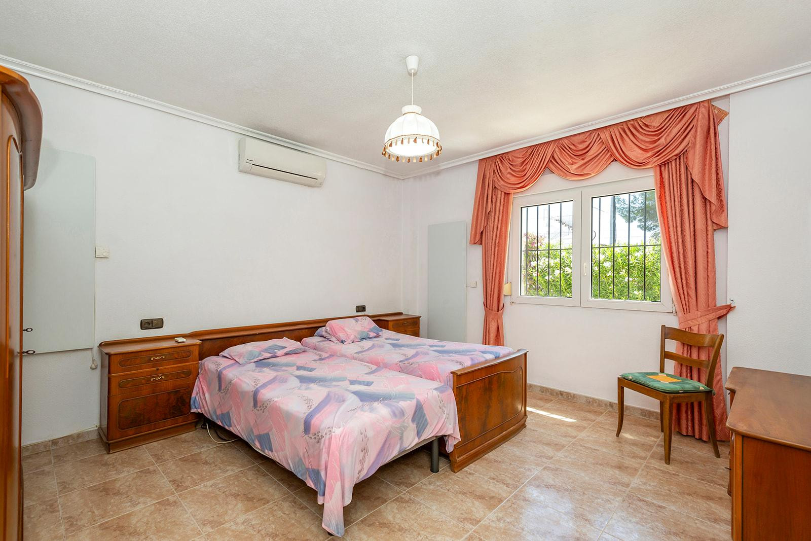 Resale - 6 Bedroom 4 Bathroom Villa in Orihuela Costa - Cabo Roig - Alicante Resale - 6 Bedroom 4 Bathroom Villa in Orihuela Costa - Cabo Roig - Alicante