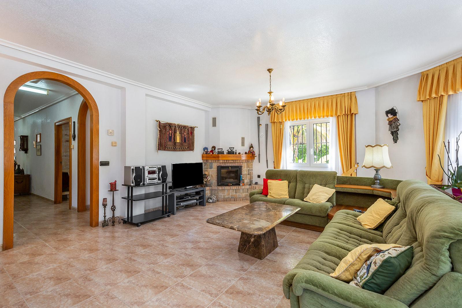 Resale - 6 Bedroom 4 Bathroom Villa in Orihuela Costa - Cabo Roig - Alicante Resale - 6 Bedroom 4 Bathroom Villa in Orihuela Costa - Cabo Roig - Alicante
