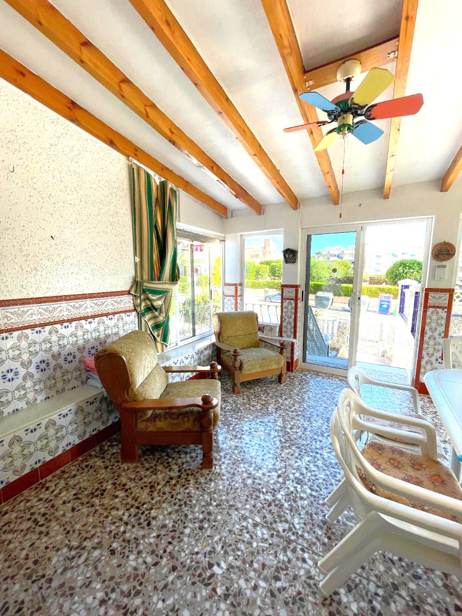 Resale - 4 Bedroom 3 Bathroom Villa in Orihuela Costa - La Zenia - Alicante