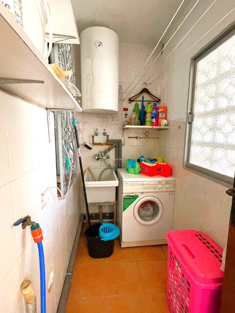 Resale - 4 Bedroom 3 Bathroom Villa in Orihuela Costa - La Zenia - Alicante