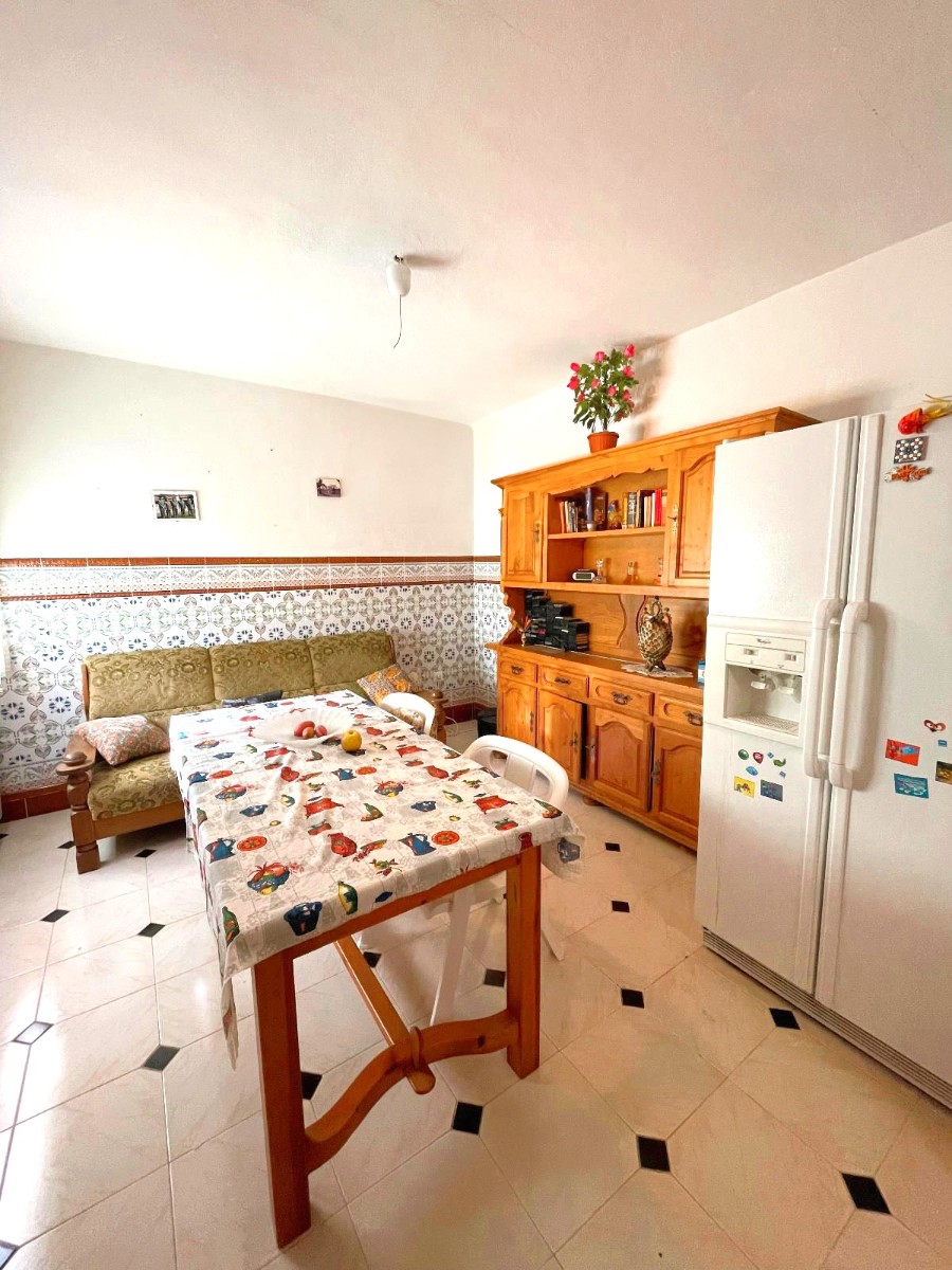Resale - 4 Bedroom 3 Bathroom Villa in Orihuela Costa - La Zenia - Alicante