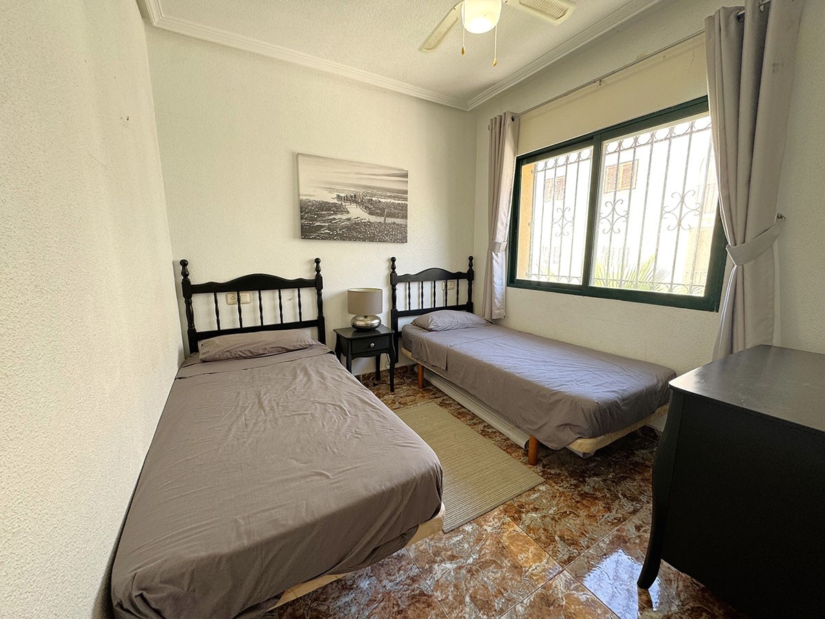 Resale - 3 Bedroom 2 Bathroom Townhouse in Orihuela Costa - La Zenia - Alicante