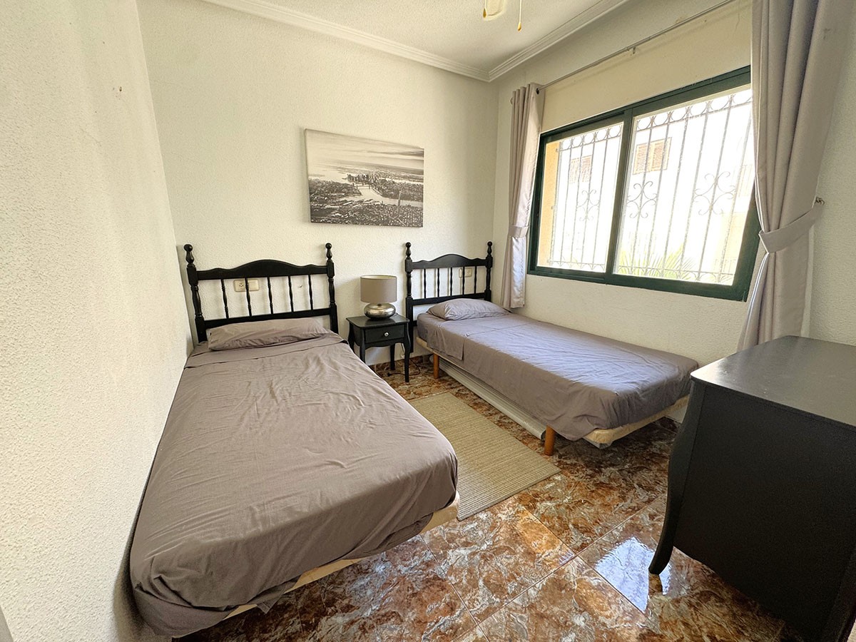 Resale - 3 Bedroom 2 Bathroom Townhouse in Orihuela Costa - La Zenia - Alicante