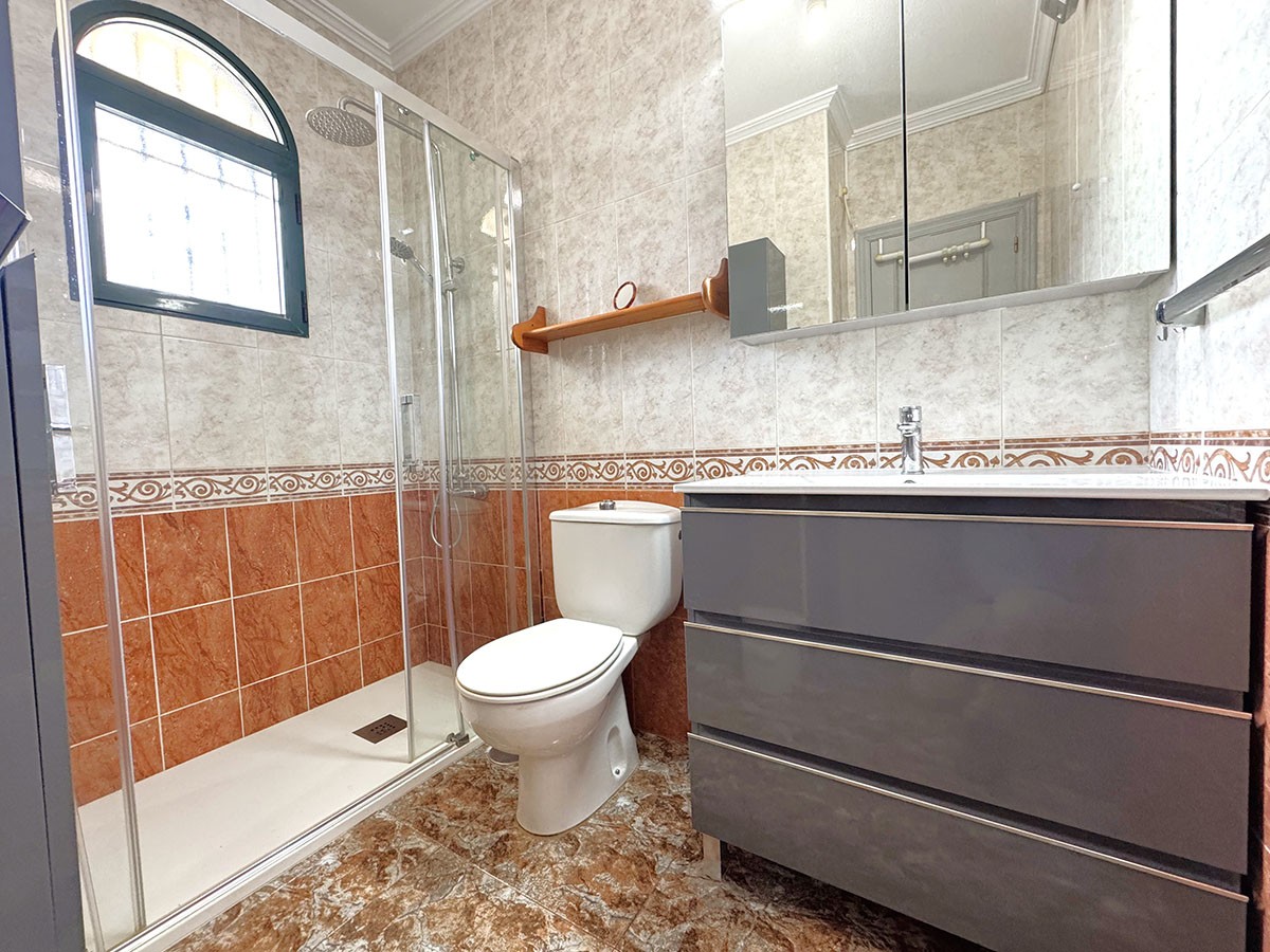 Resale - 3 Bedroom 2 Bathroom Townhouse in Orihuela Costa - La Zenia - Alicante