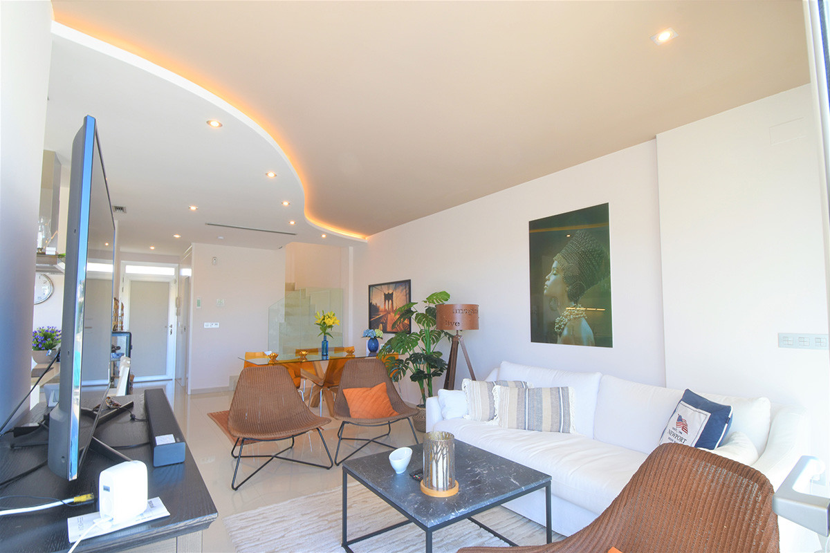 Sold - 3 Bedroom 4 Bathroom Villa in Orihuela Costa - Villamartin - Alicante