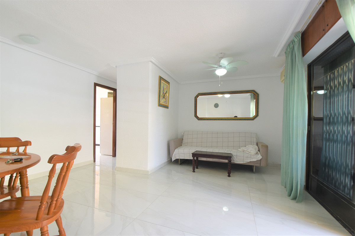 Resale - 3 Bedroom 1 Bathroom Flat / Apartment in Orihuela Costa - La Zenia - Alicante