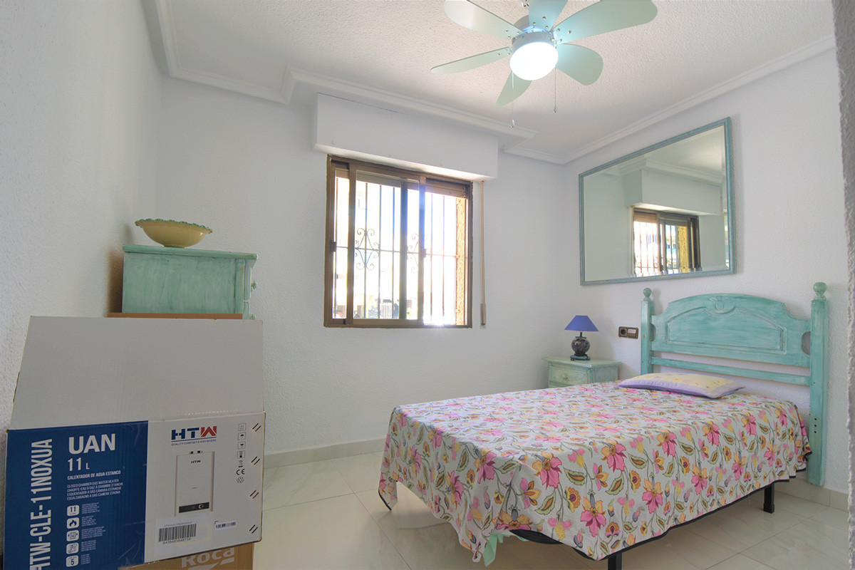 Resale - 3 Bedroom 1 Bathroom Flat / Apartment in Orihuela Costa - La Zenia - Alicante