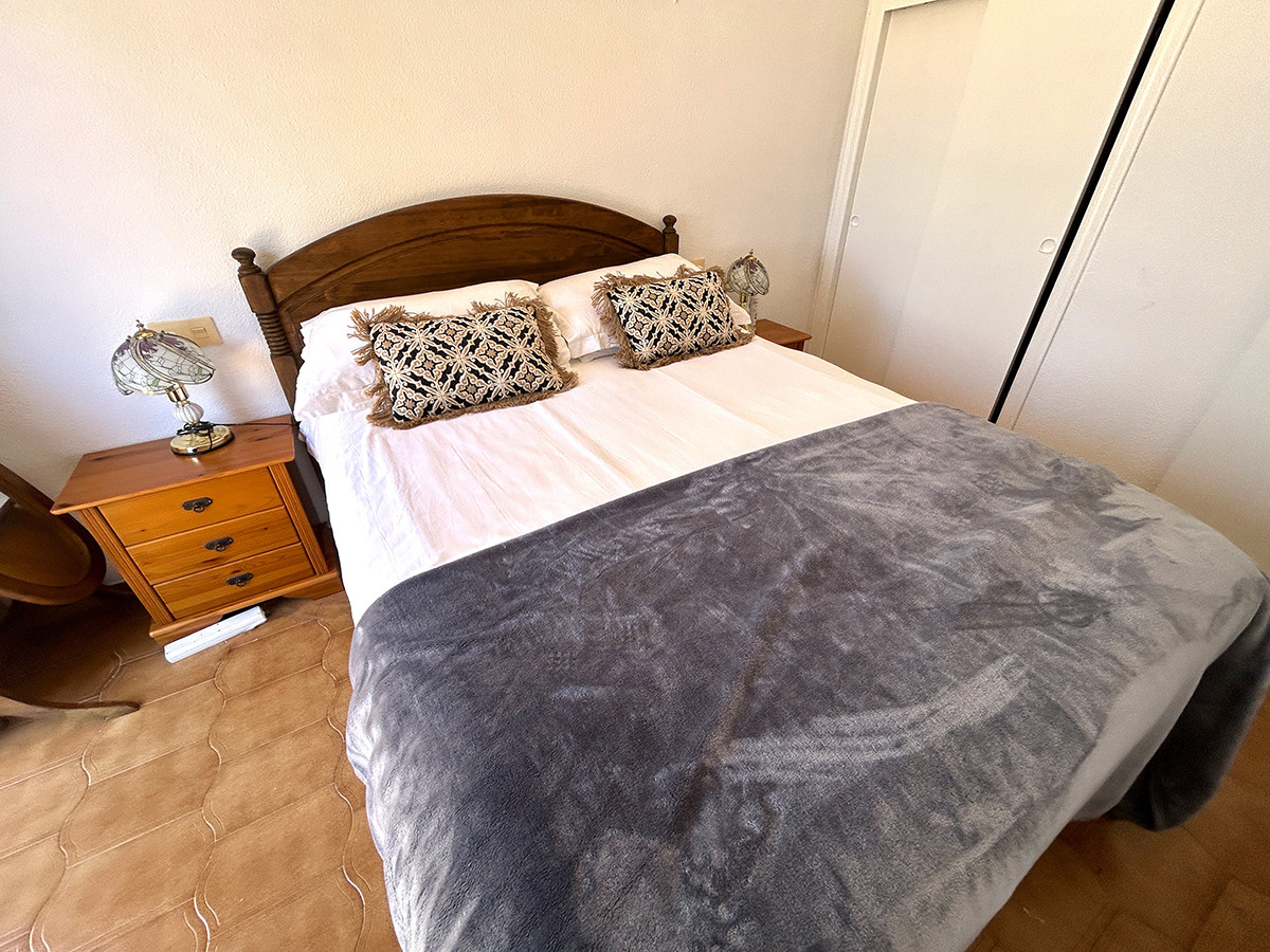 Resale - 4 Bedroom 3 Bathroom Townhouse in Orihuela Costa - Cabo Roig - Alicante