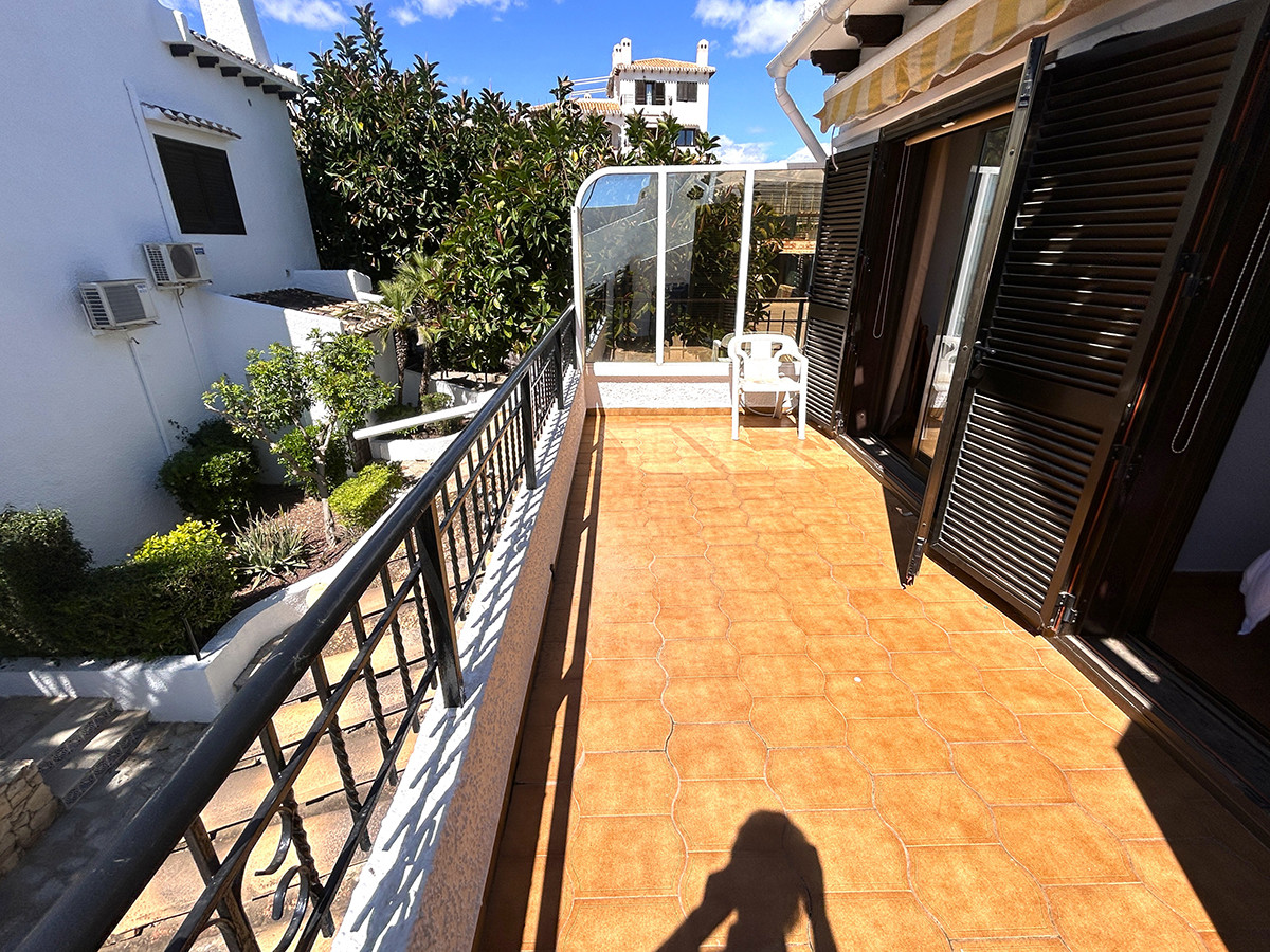Resale - 4 Bedroom 3 Bathroom Townhouse in Orihuela Costa - Cabo Roig - Alicante