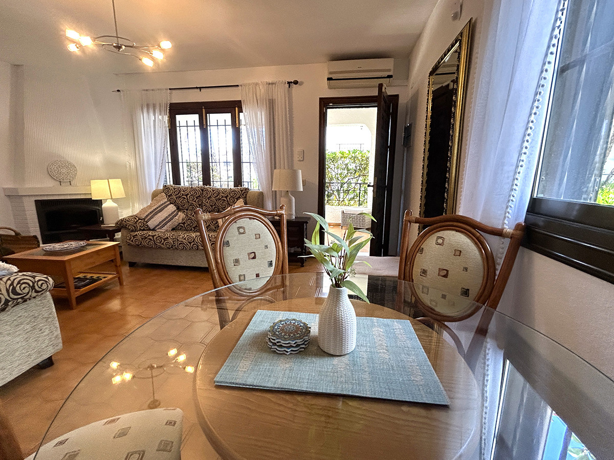 Resale - 4 Bedroom 3 Bathroom Townhouse in Orihuela Costa - Cabo Roig - Alicante