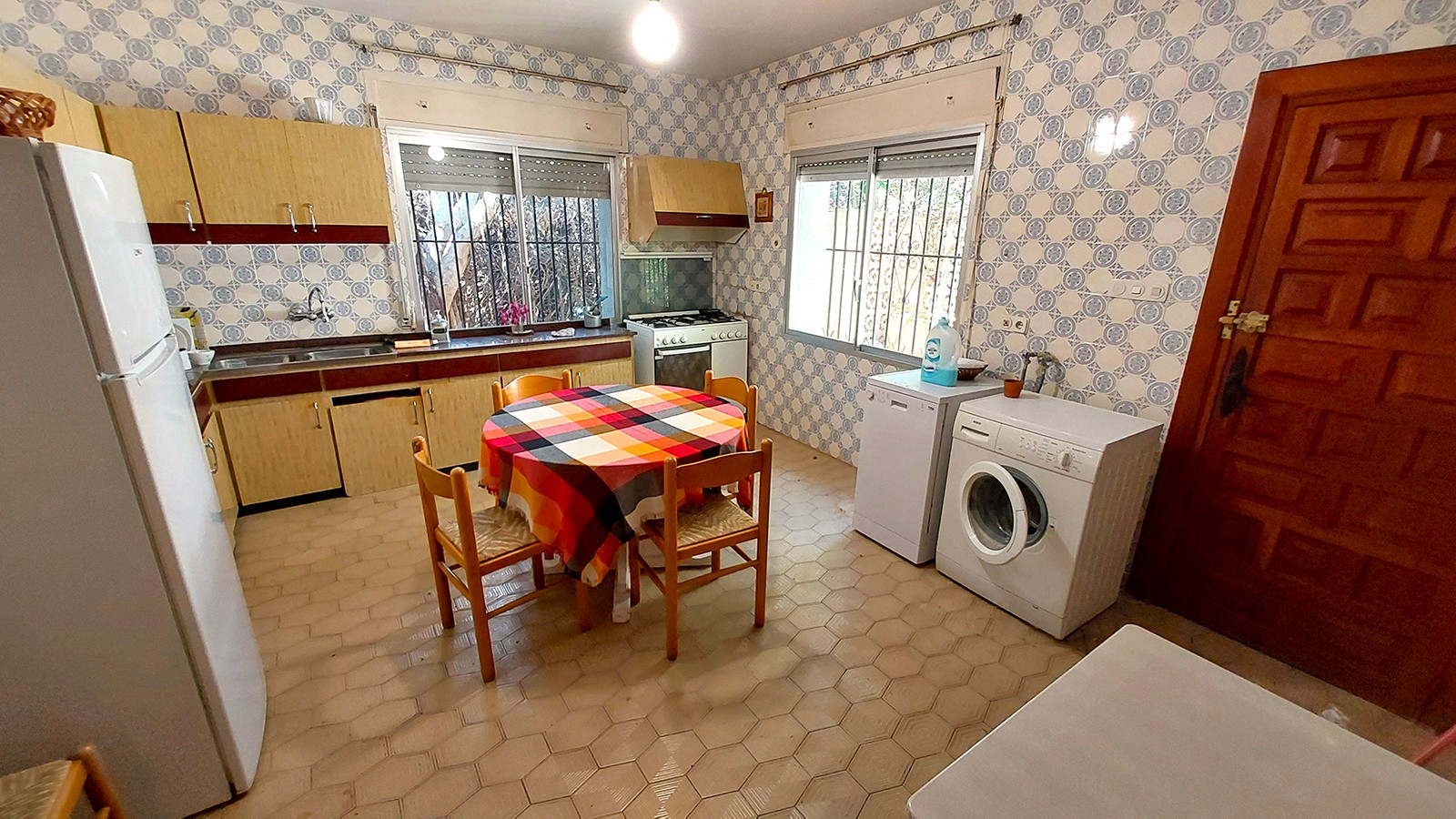 Resale - 5 Bedroom 3 Bathroom Villa in Orihuela Costa - Campoamor - Alicante