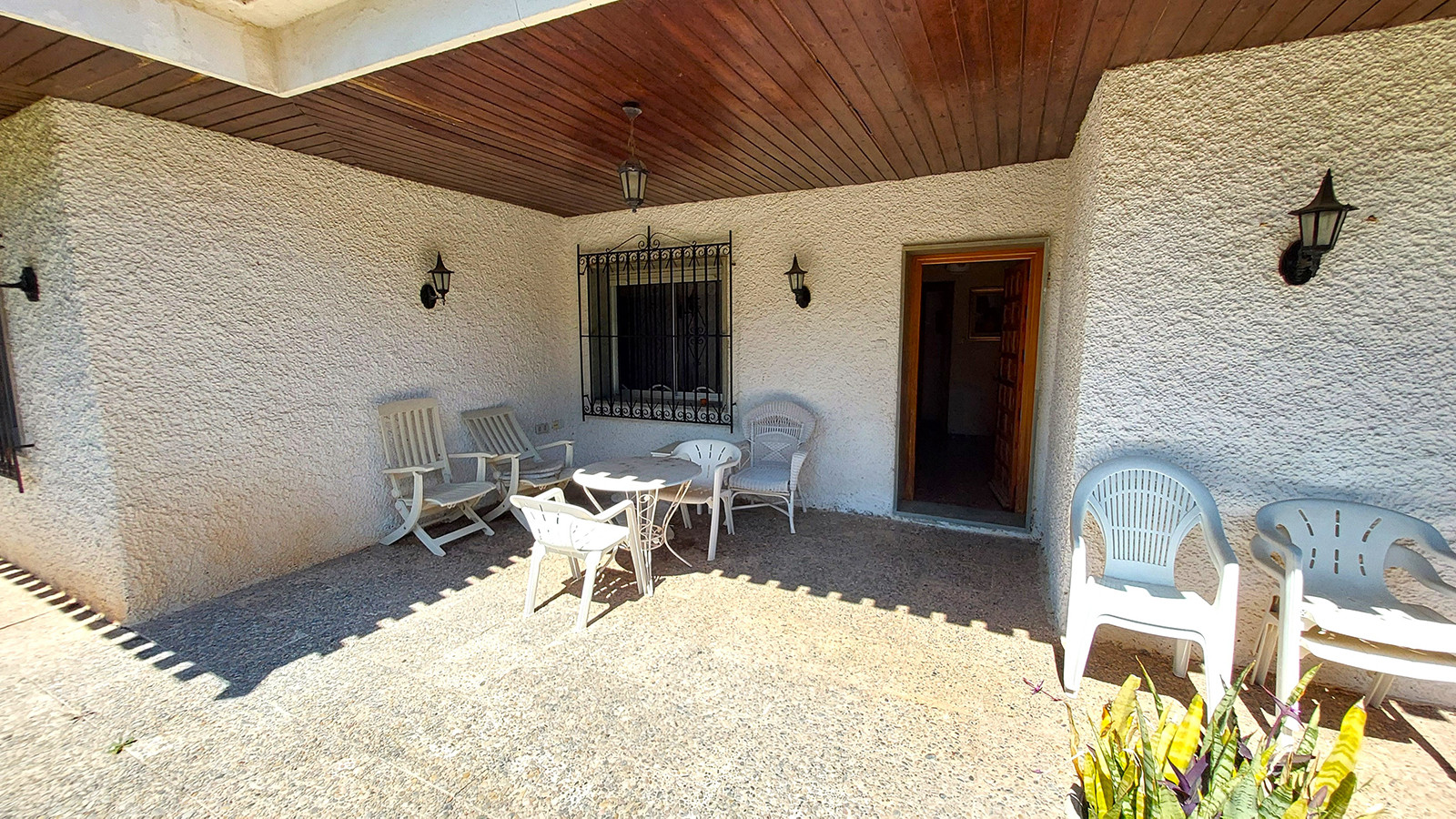 Resale - 5 Bedroom 3 Bathroom Villa in Orihuela Costa - Campoamor - Alicante