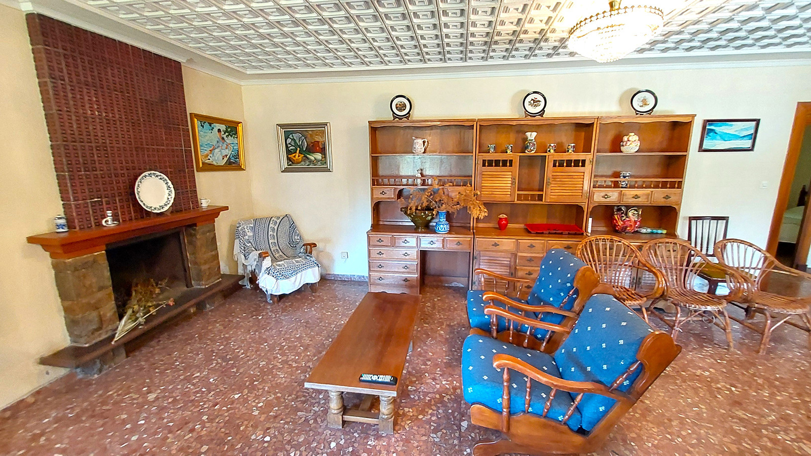 Resale - 5 Bedroom 3 Bathroom Villa in Orihuela Costa - Campoamor - Alicante