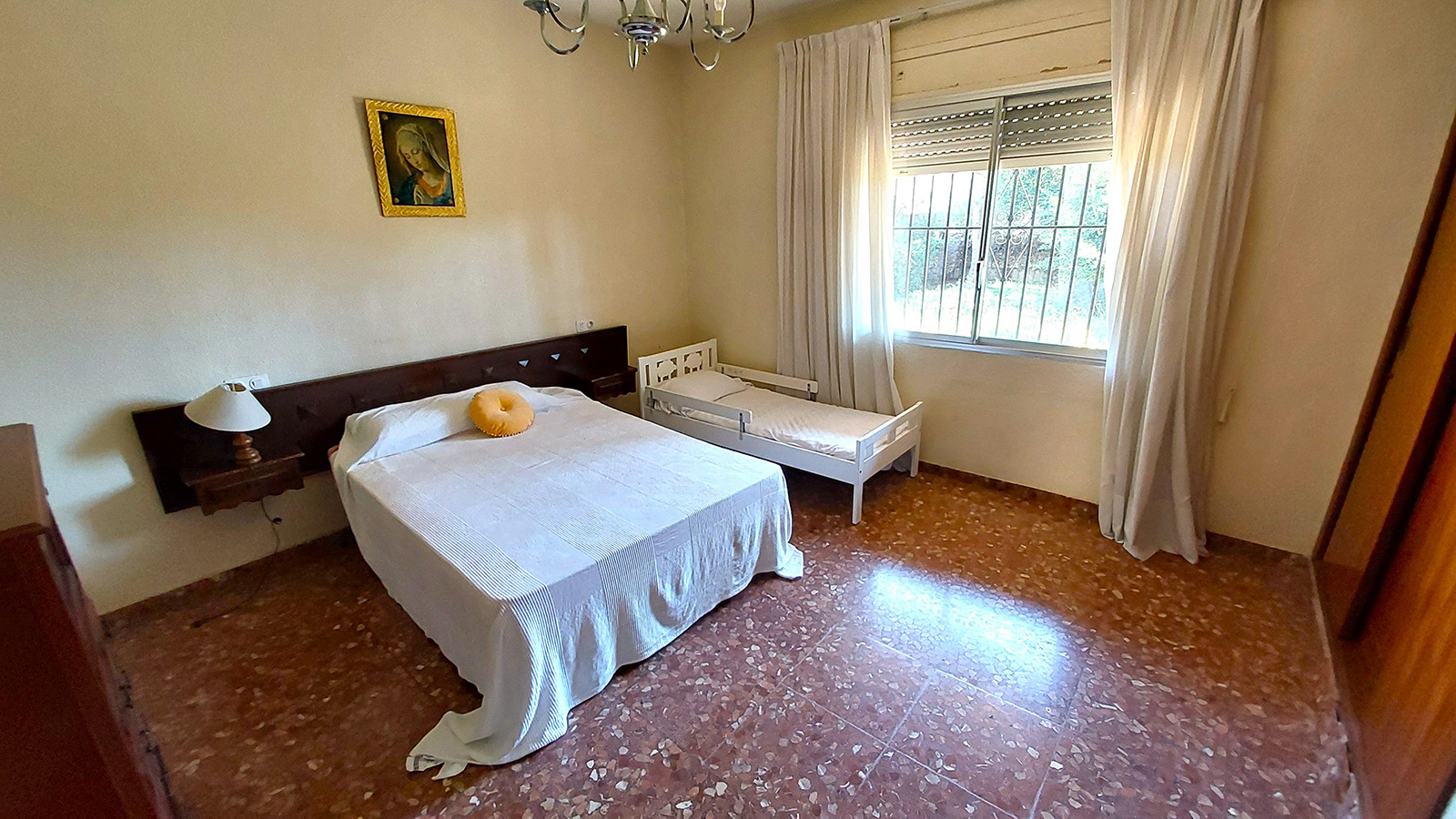 Resale - 5 Bedroom 3 Bathroom Villa in Orihuela Costa - Campoamor - Alicante