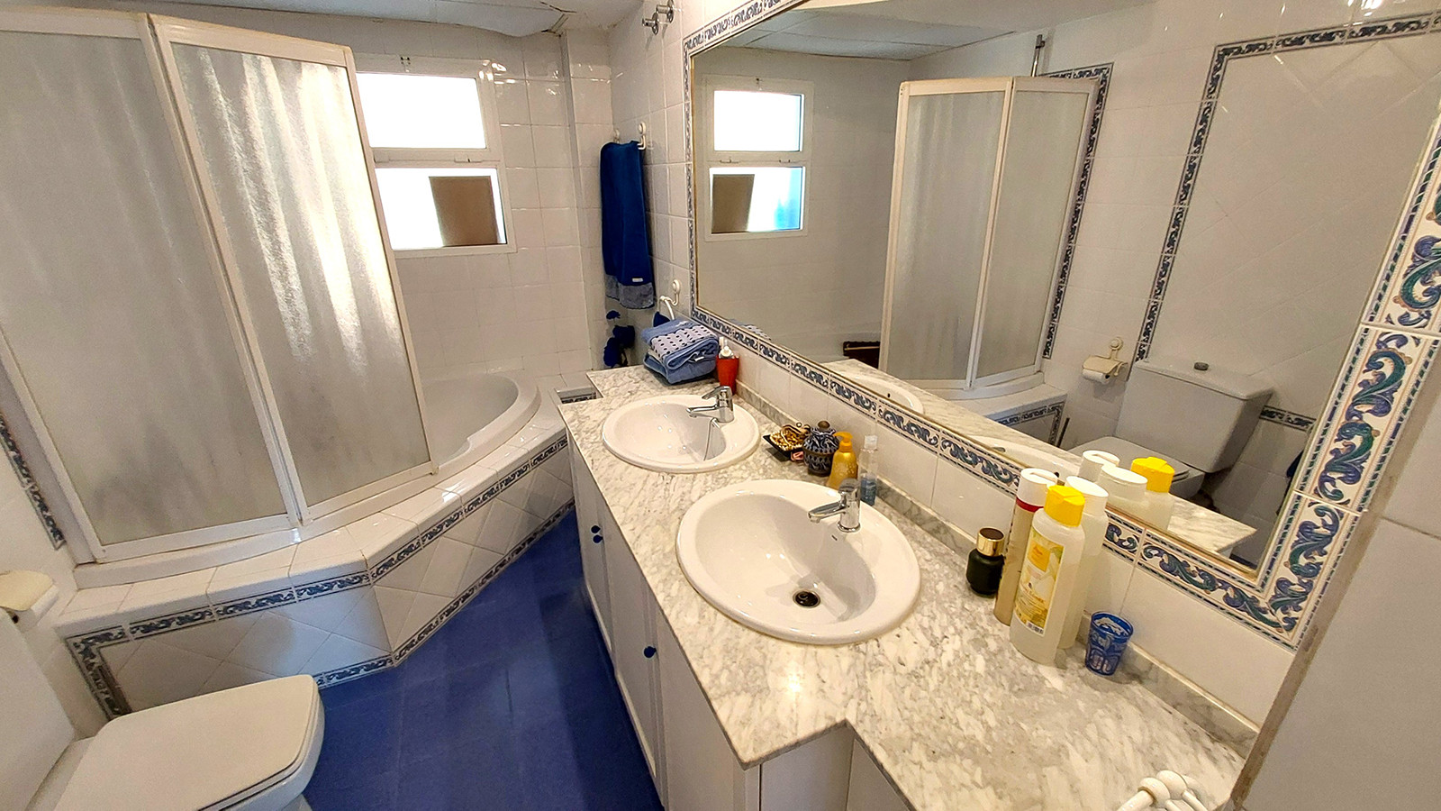 Resale - 6 Bedroom 3 Bathroom Villa in Orihuela Costa - Campoamor - Alicante