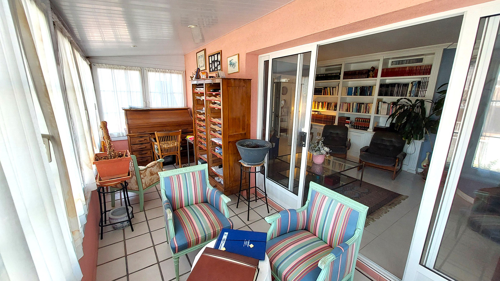 Resale - 6 Bedroom 3 Bathroom Villa in Orihuela Costa - Campoamor - Alicante