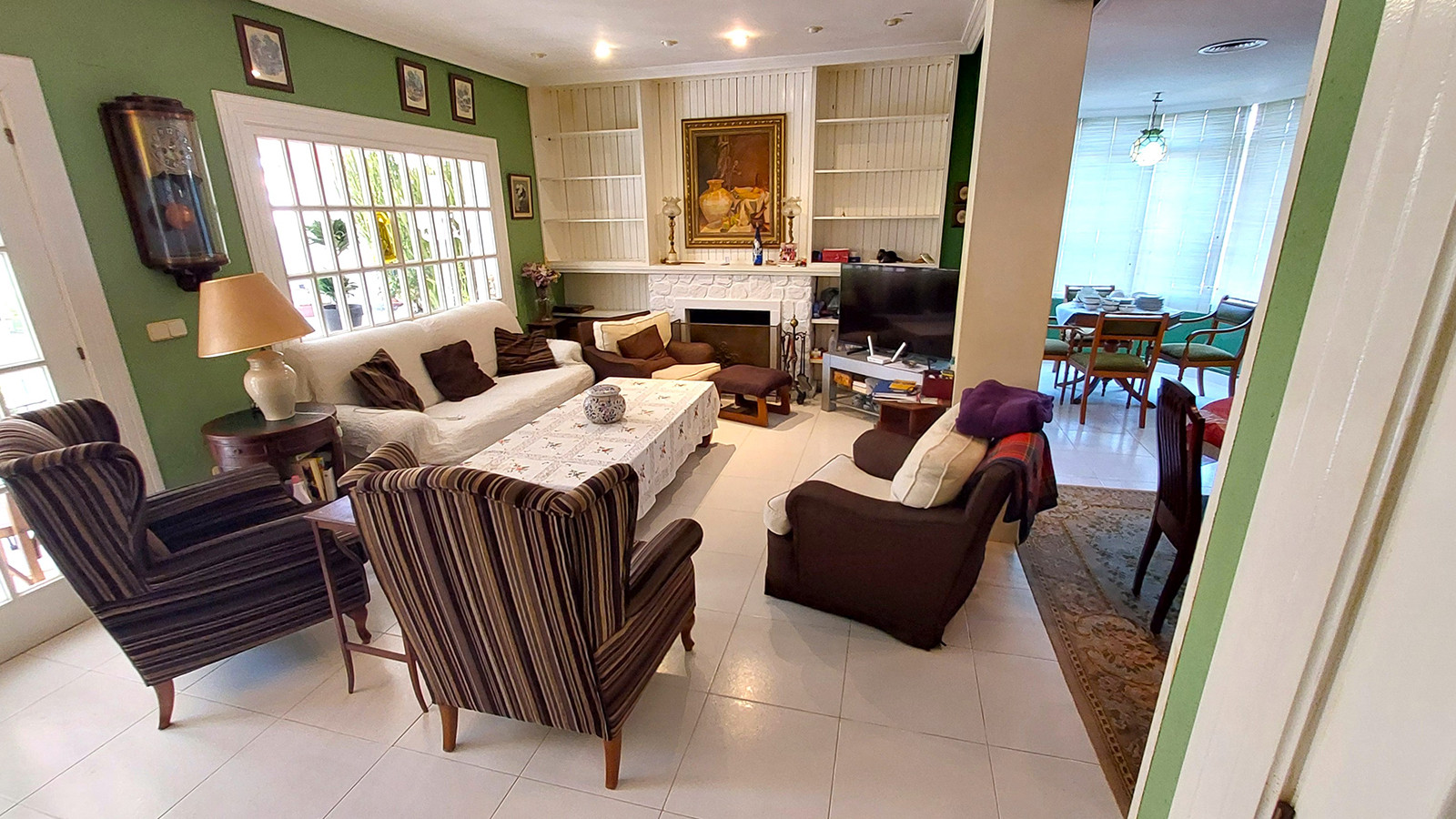 Resale - 6 Bedroom 3 Bathroom Villa in Orihuela Costa - Campoamor - Alicante