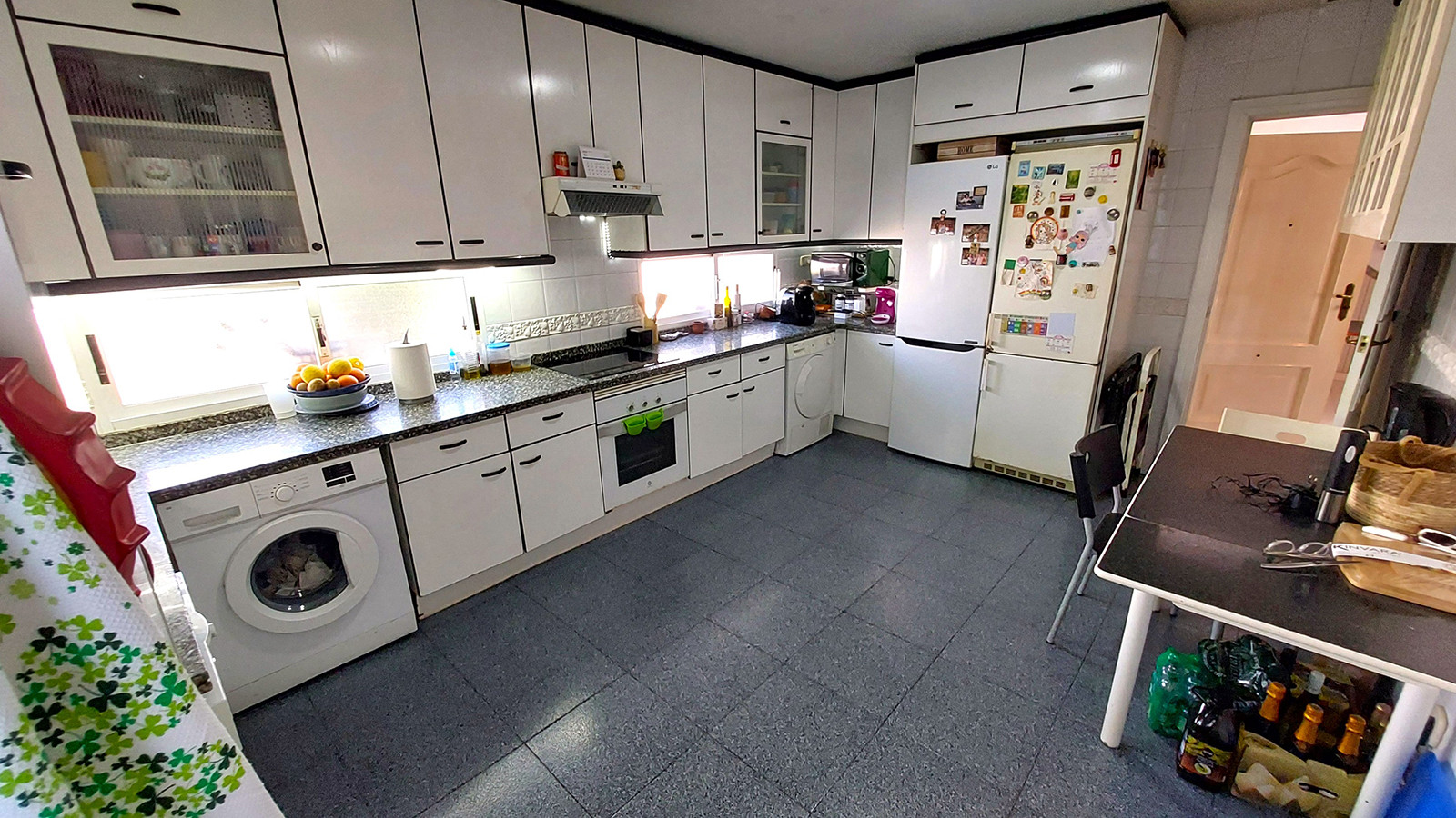 Resale - 6 Bedroom 3 Bathroom Villa in Orihuela Costa - Campoamor - Alicante