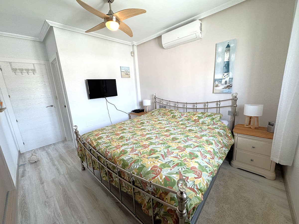 Resale - 2 Bedroom 2 Bathroom Villa in Orihuela Costa - Lomas de Cabo Roig - Alicante