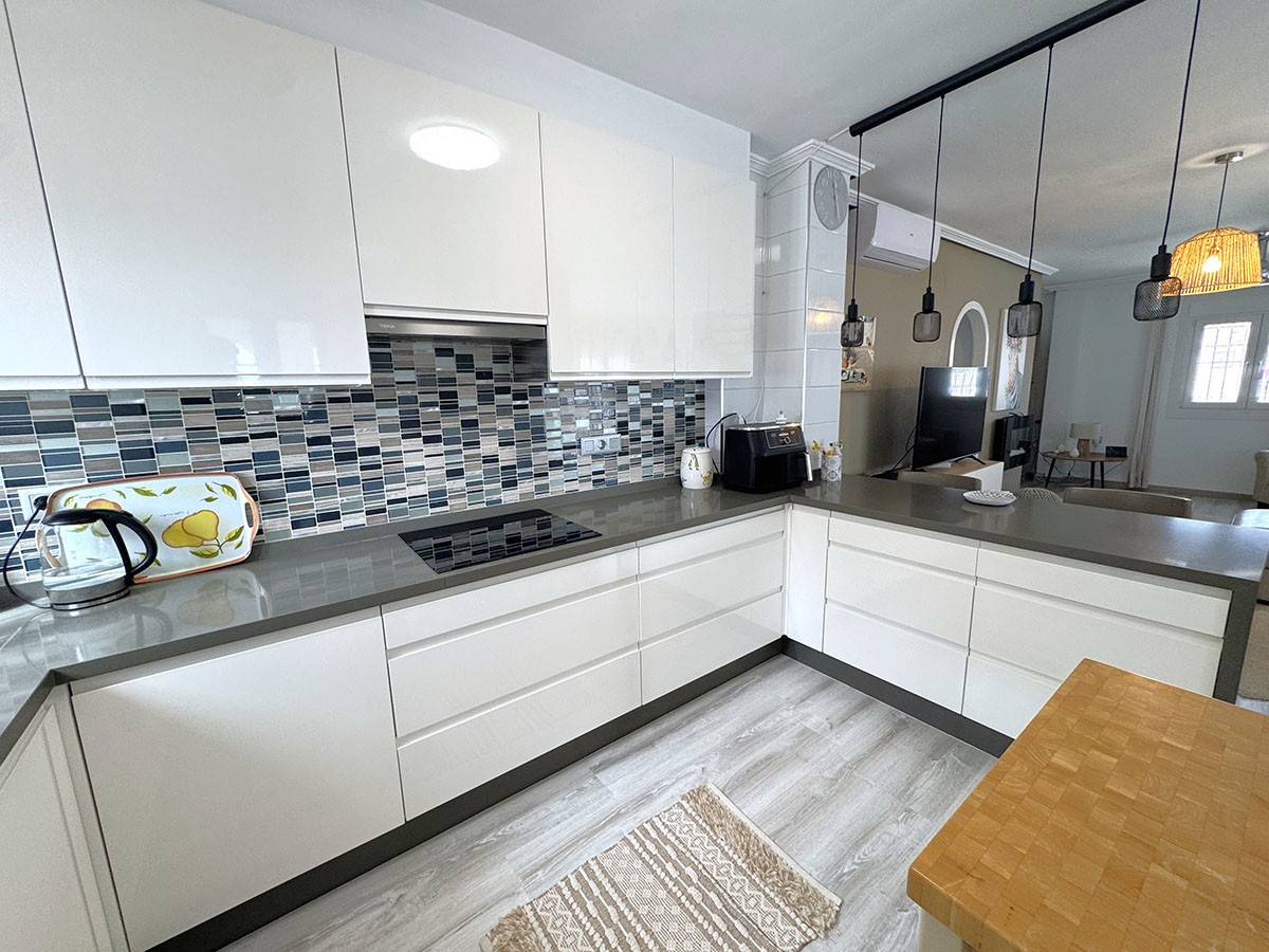 Resale - 2 Bedroom 2 Bathroom Villa in Orihuela Costa - Lomas de Cabo Roig - Alicante