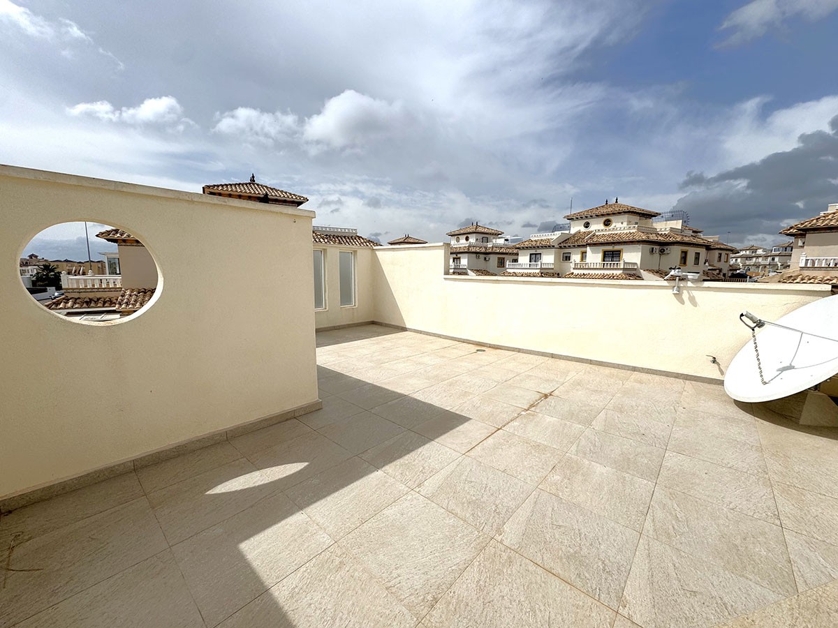 Resale - 2 Bedroom 2 Bathroom Villa in Orihuela Costa - Lomas de Cabo Roig - Alicante