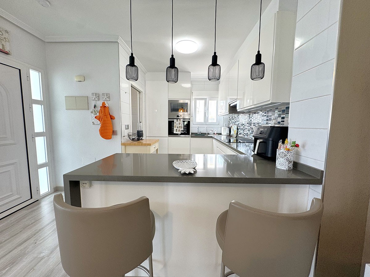 Resale - 2 Bedroom 2 Bathroom Villa in Orihuela Costa - Lomas de Cabo Roig - Alicante