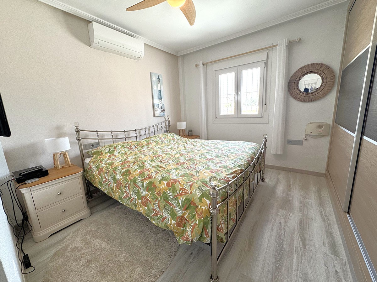 Resale - 2 Bedroom 2 Bathroom Villa in Orihuela Costa - Lomas de Cabo Roig - Alicante