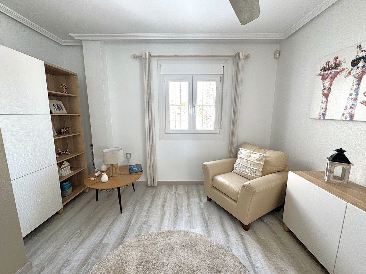 Resale - 2 Bedroom 2 Bathroom Villa in Orihuela Costa - Lomas de Cabo Roig - Alicante