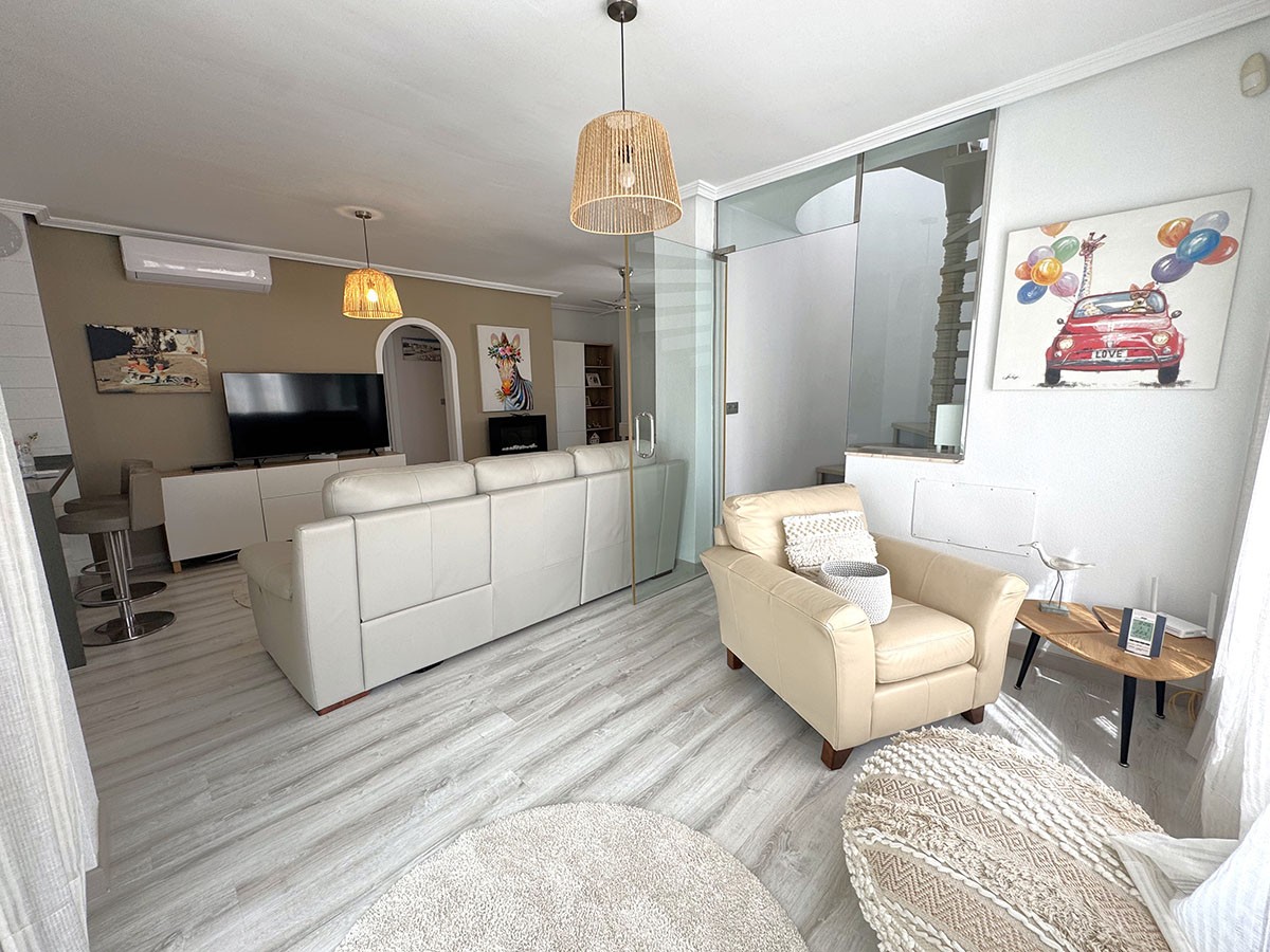 Resale - 2 Bedroom 2 Bathroom Villa in Orihuela Costa - Lomas de Cabo Roig - Alicante