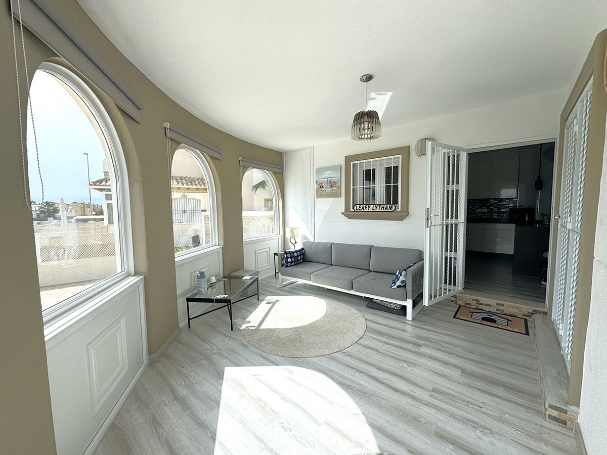 Resale - 2 Bedroom 2 Bathroom Villa in Orihuela Costa - Lomas de Cabo Roig - Alicante