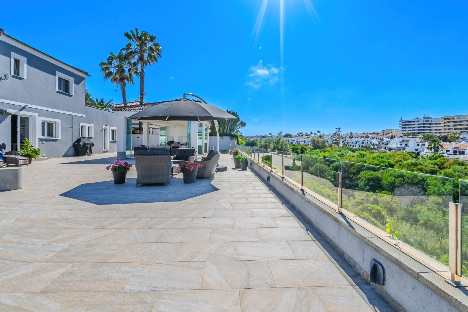 Resale - 5 Bedroom 4 Bathroom Villa in Orihuela Costa - Cabo Roig - Alicante