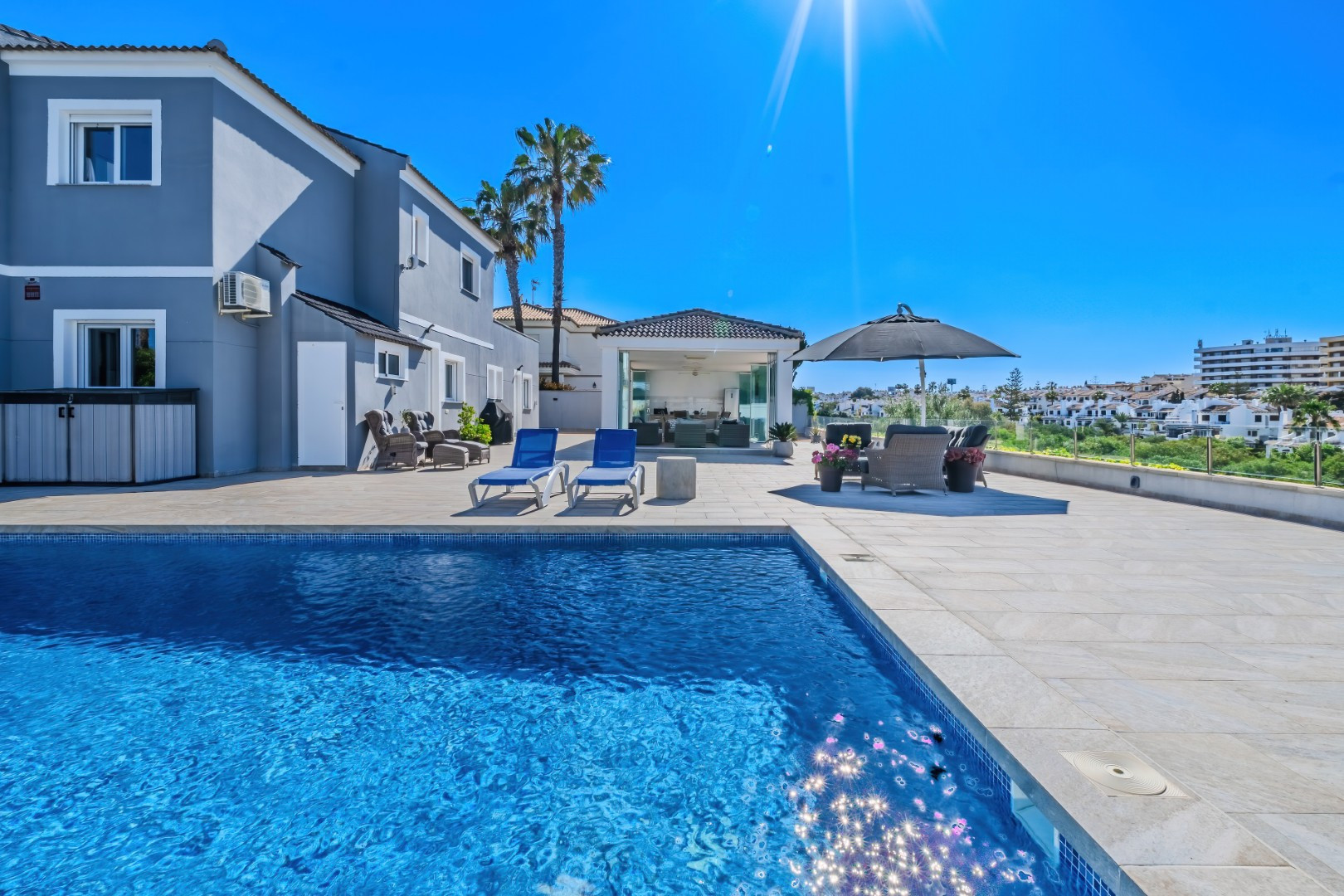 Resale - 5 Bedroom 4 Bathroom Villa in Orihuela Costa - Cabo Roig - Alicante