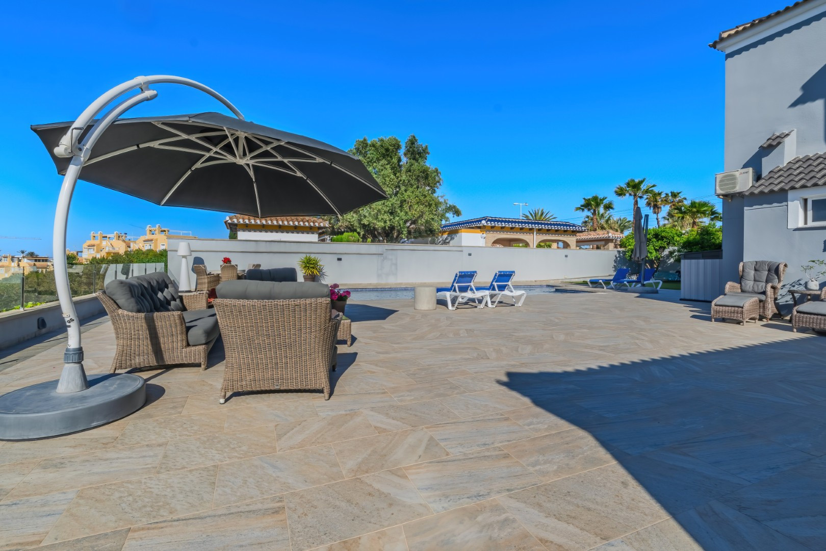 Resale - 5 Bedroom 4 Bathroom Villa in Orihuela Costa - Cabo Roig - Alicante