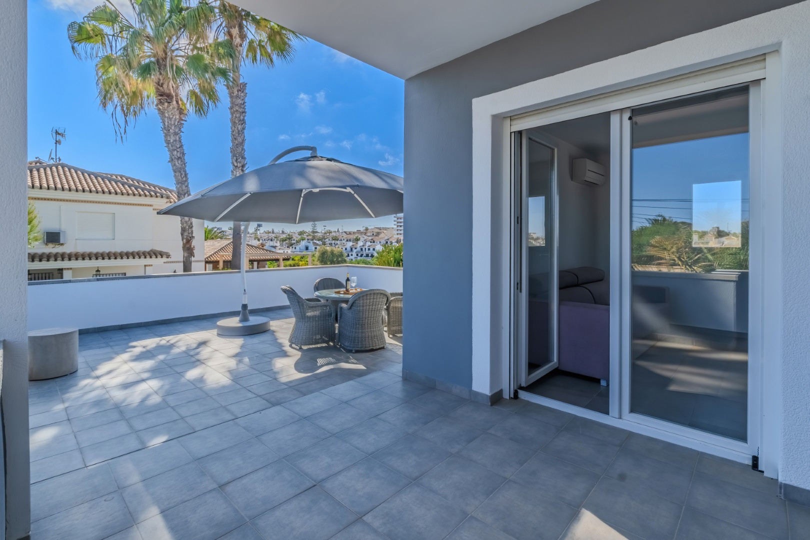 Resale - 5 Bedroom 4 Bathroom Villa in Orihuela Costa - Cabo Roig - Alicante