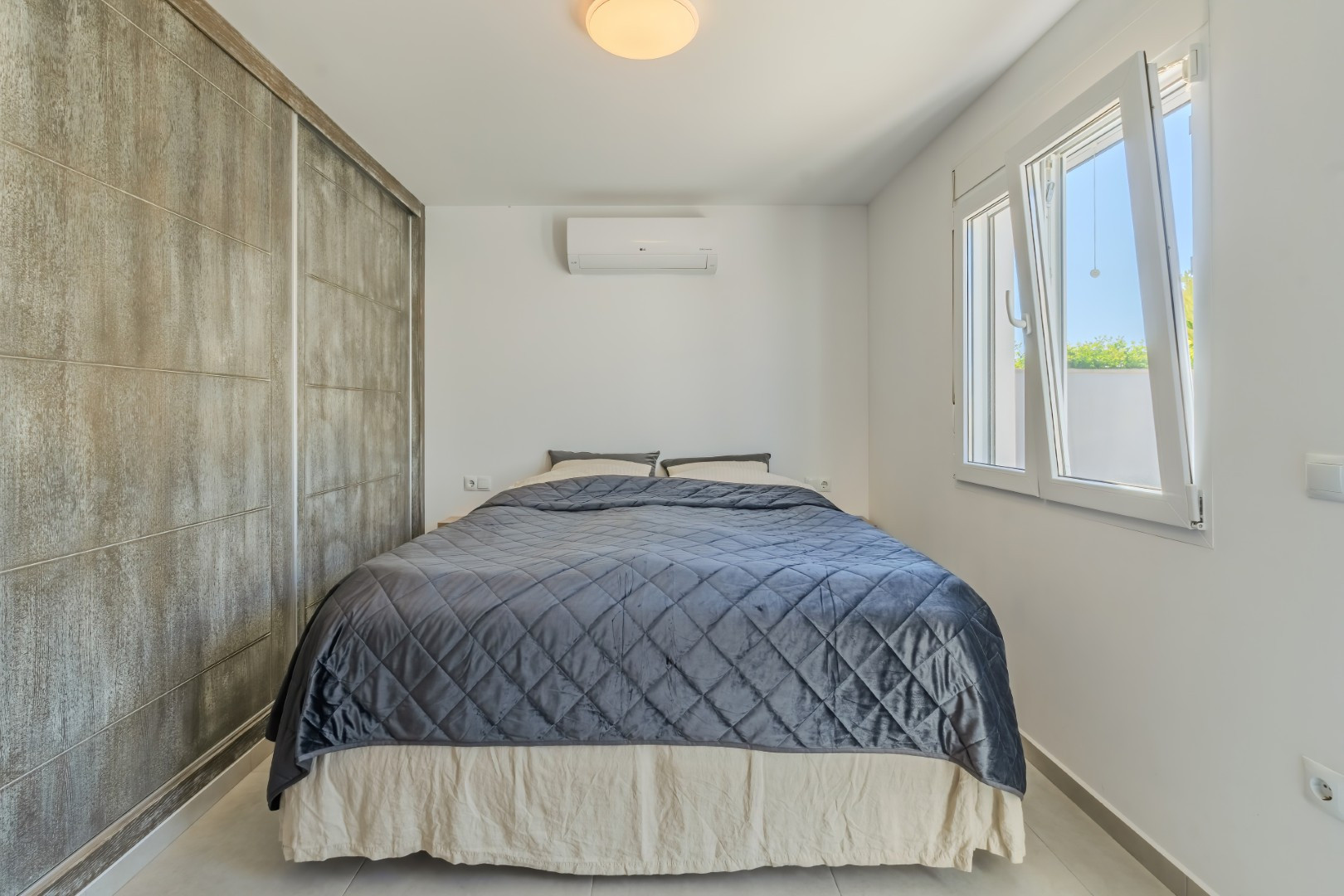 Resale - 5 Bedroom 4 Bathroom Villa in Orihuela Costa - Cabo Roig - Alicante