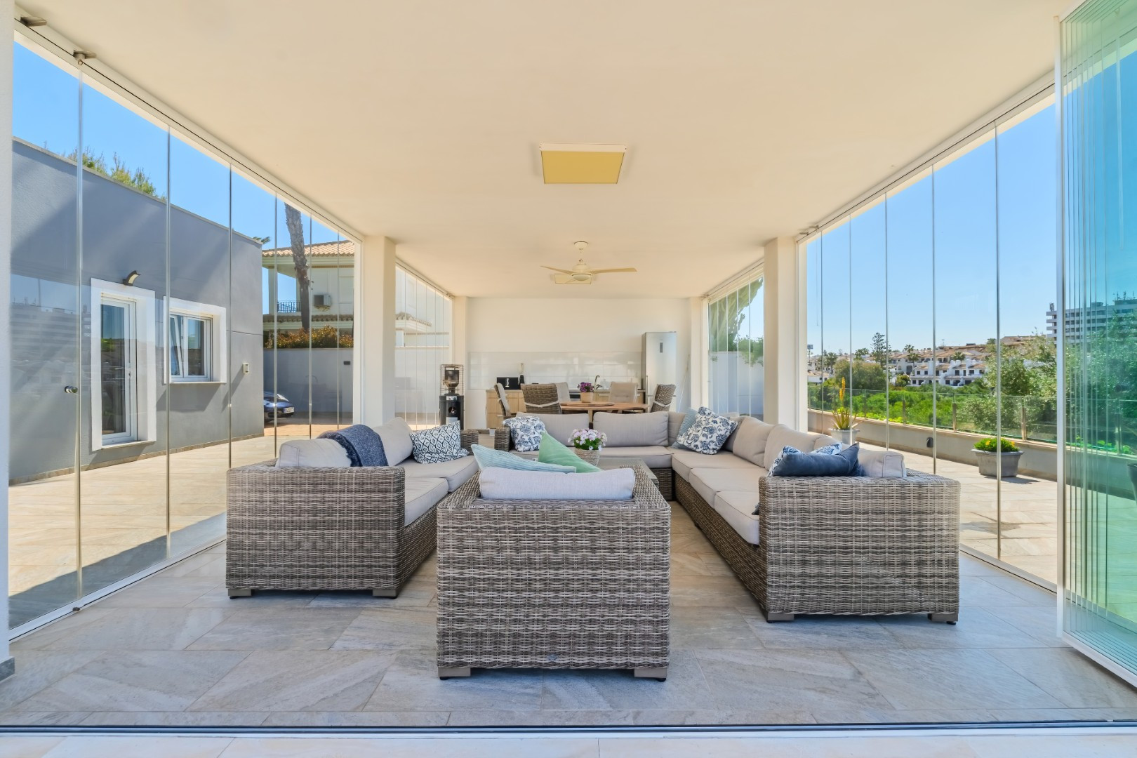 Resale - 5 Bedroom 4 Bathroom Villa in Orihuela Costa - Cabo Roig - Alicante