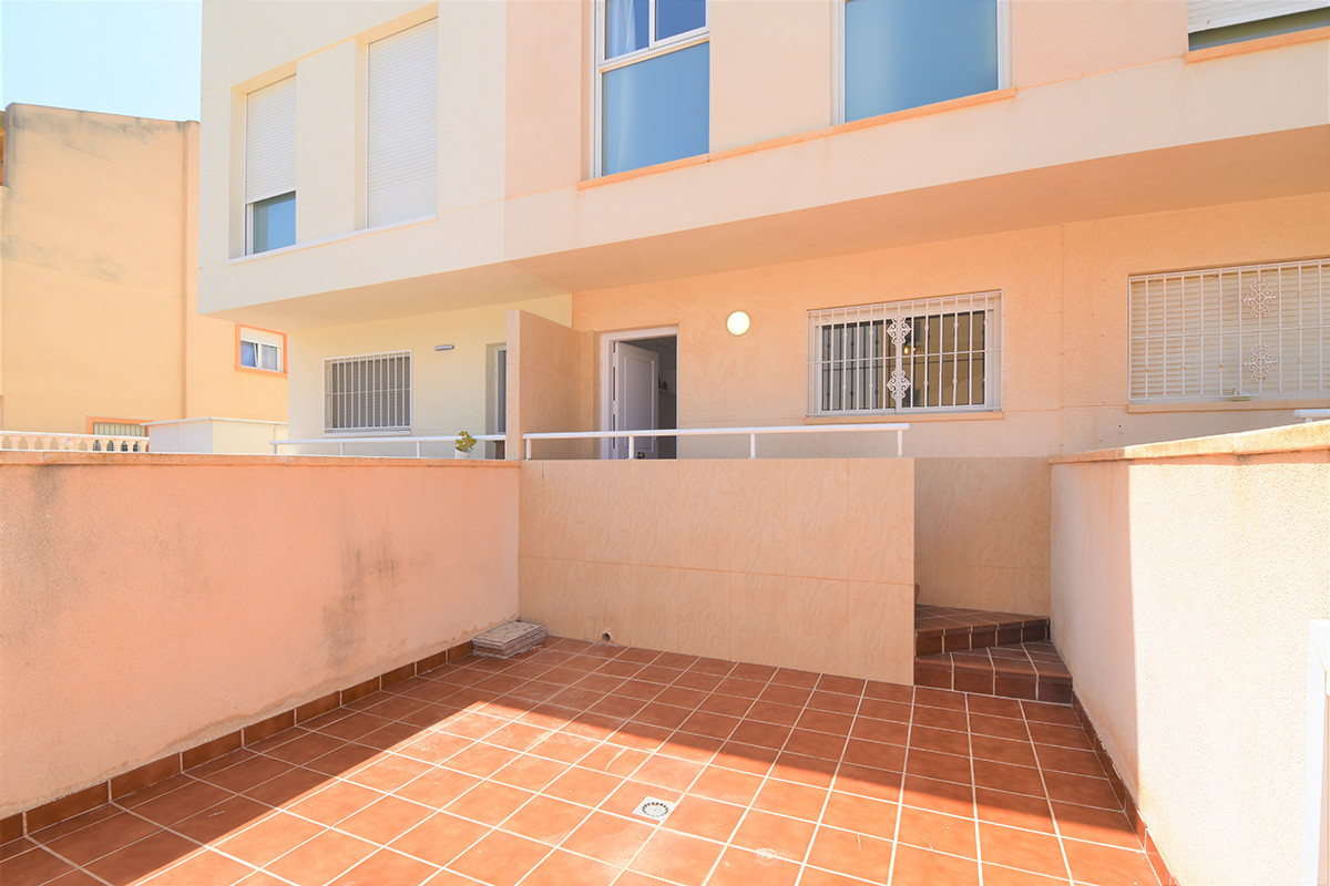 Resale - 3 Bedroom 3 Bathroom Townhouse in Orihuela Costa - Playa Flamenca - Alicante