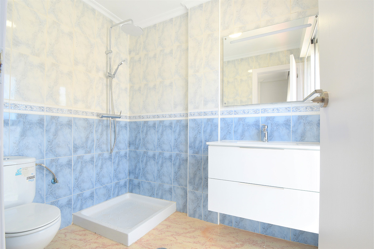 Resale - 3 Bedroom 3 Bathroom Townhouse in Orihuela Costa - Playa Flamenca - Alicante