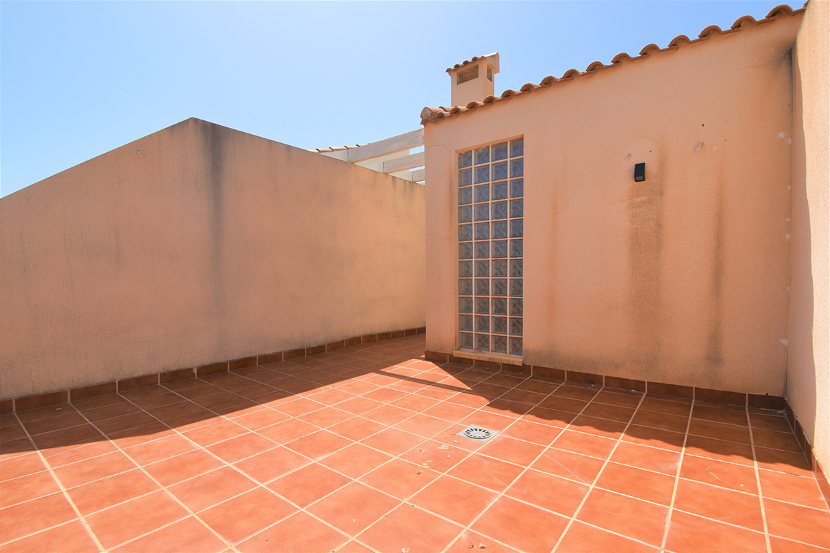 Resale - 3 Bedroom 3 Bathroom Townhouse in Orihuela Costa - Playa Flamenca - Alicante