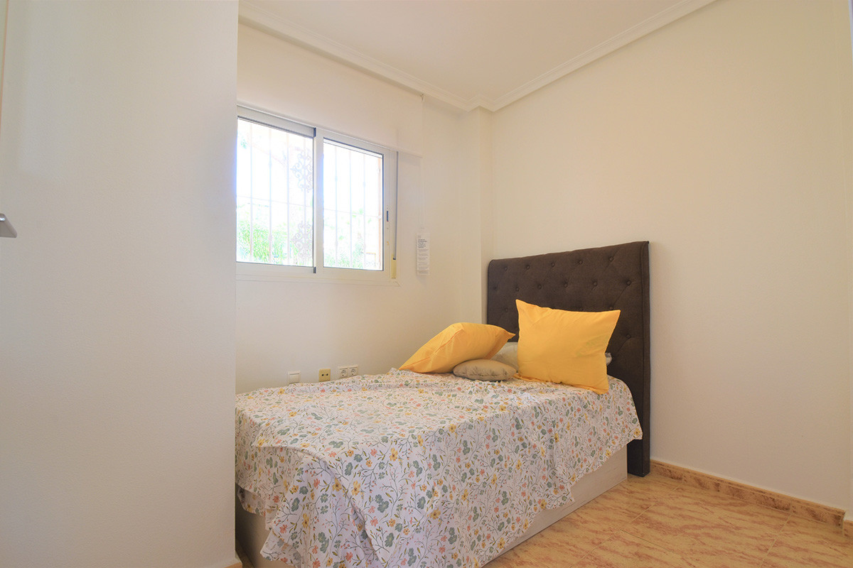 Resale - 3 Bedroom 3 Bathroom Townhouse in Orihuela Costa - Playa Flamenca - Alicante