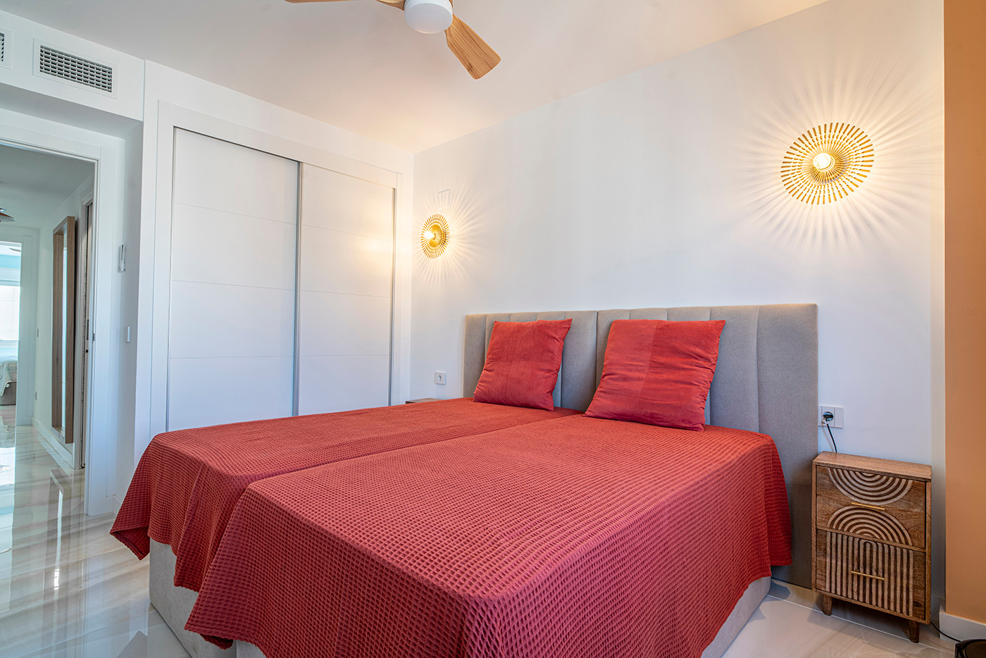 Resale - 3 Bedroom 2 Bathroom Flat / Apartment in Orihuela Costa - Punta Prima - Alicante