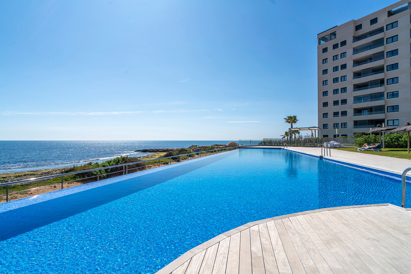Resale - 3 Bedroom 2 Bathroom Flat / Apartment in Orihuela Costa - Punta Prima - Alicante