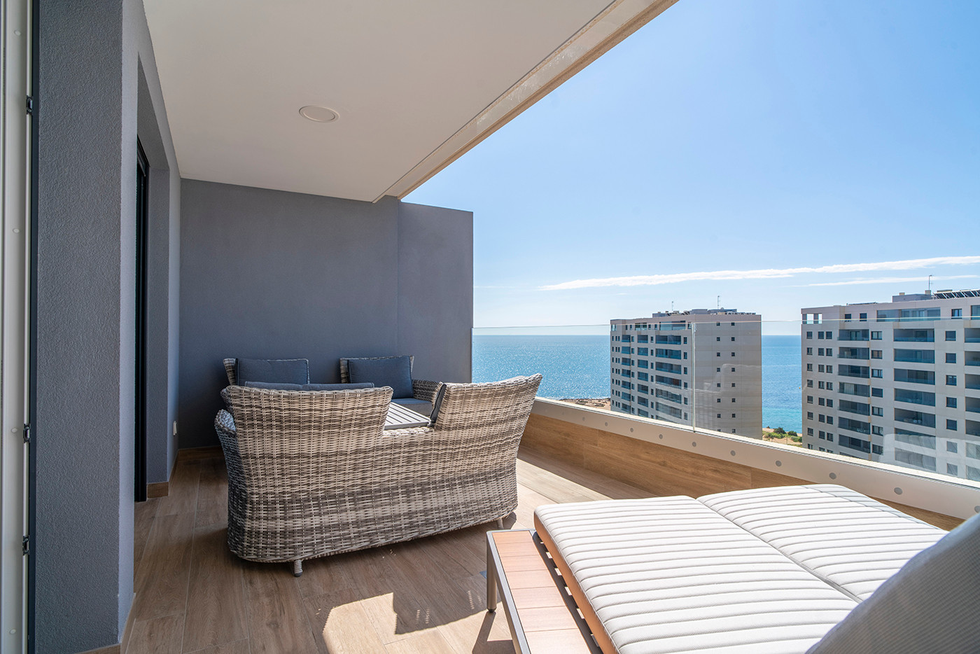 Resale - 3 Bedroom 2 Bathroom Flat / Apartment in Orihuela Costa - Punta Prima - Alicante