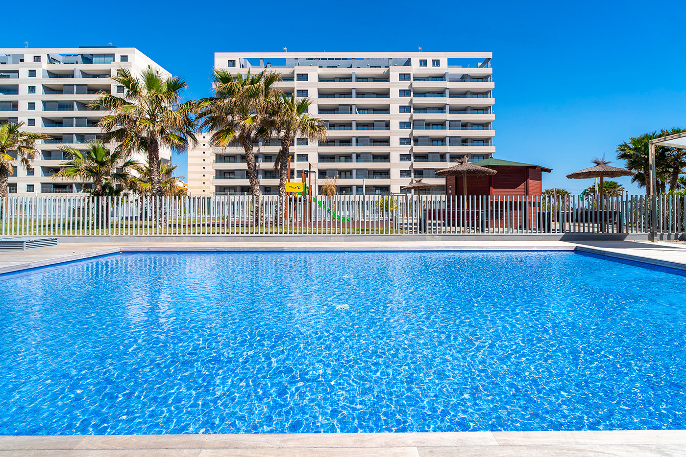 Resale - 3 Bedroom 2 Bathroom Flat / Apartment in Orihuela Costa - Punta Prima - Alicante